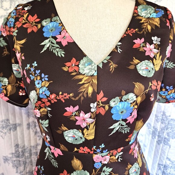 Size M Short Sleeve Knee Length Dress Vintage Fabric - Picture 3 of 10